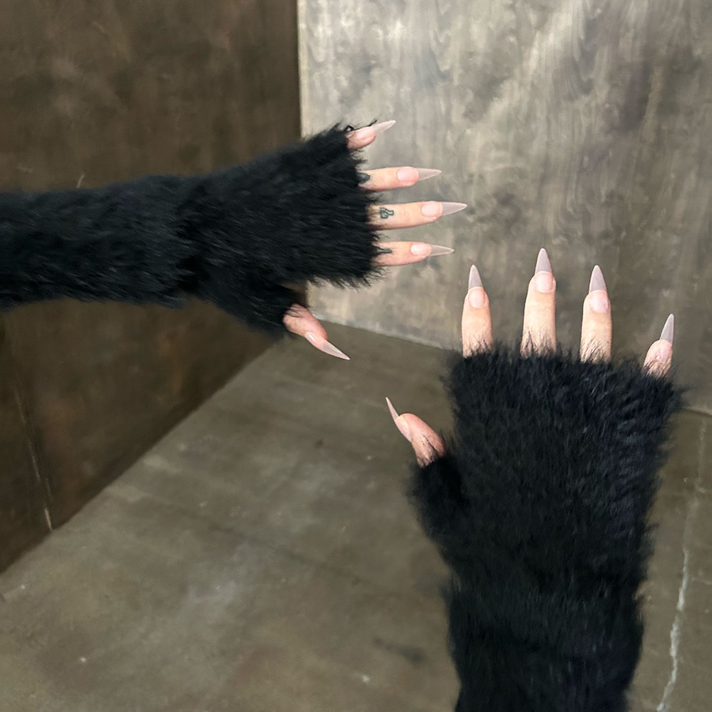 ෆ glove sweater ₊˚⊹